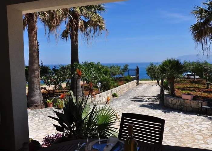 Cala Rossa Antonella *