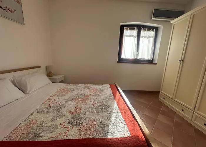 Cala Rossa Antonella